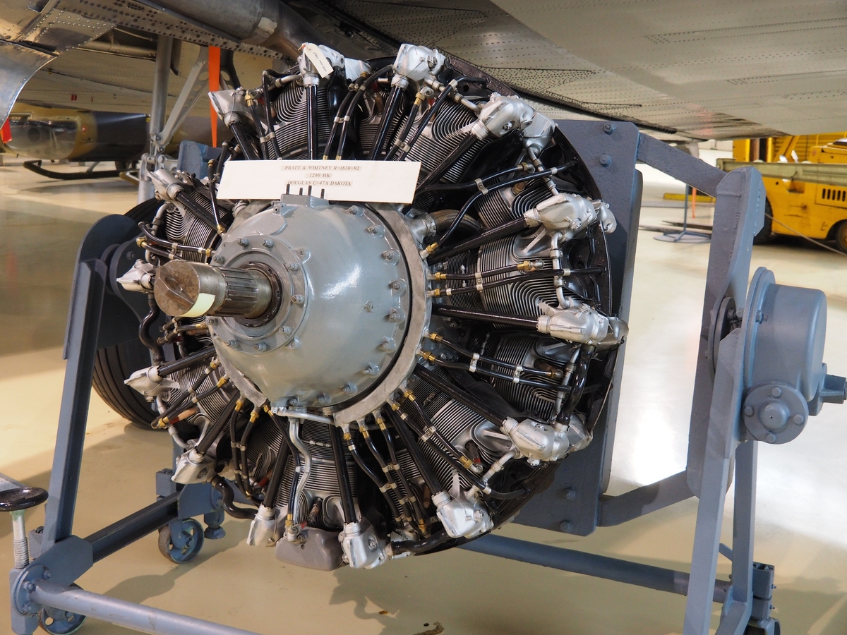 Flymotor, stjerne Pratt&Whitney, R1830-92 - Forsvarets museer ...