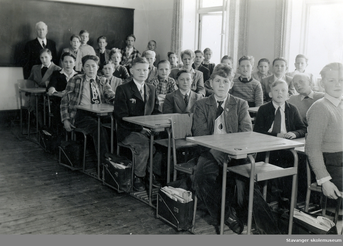 Storhaug skole - Stavanger skolemuseum / DigitaltMuseum