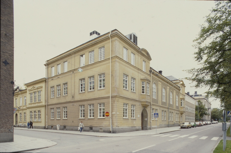 Linköpings Elementarläroverk för flickor/Linköpings flickskola/ Elsa Brändströms skola, Klostergatan