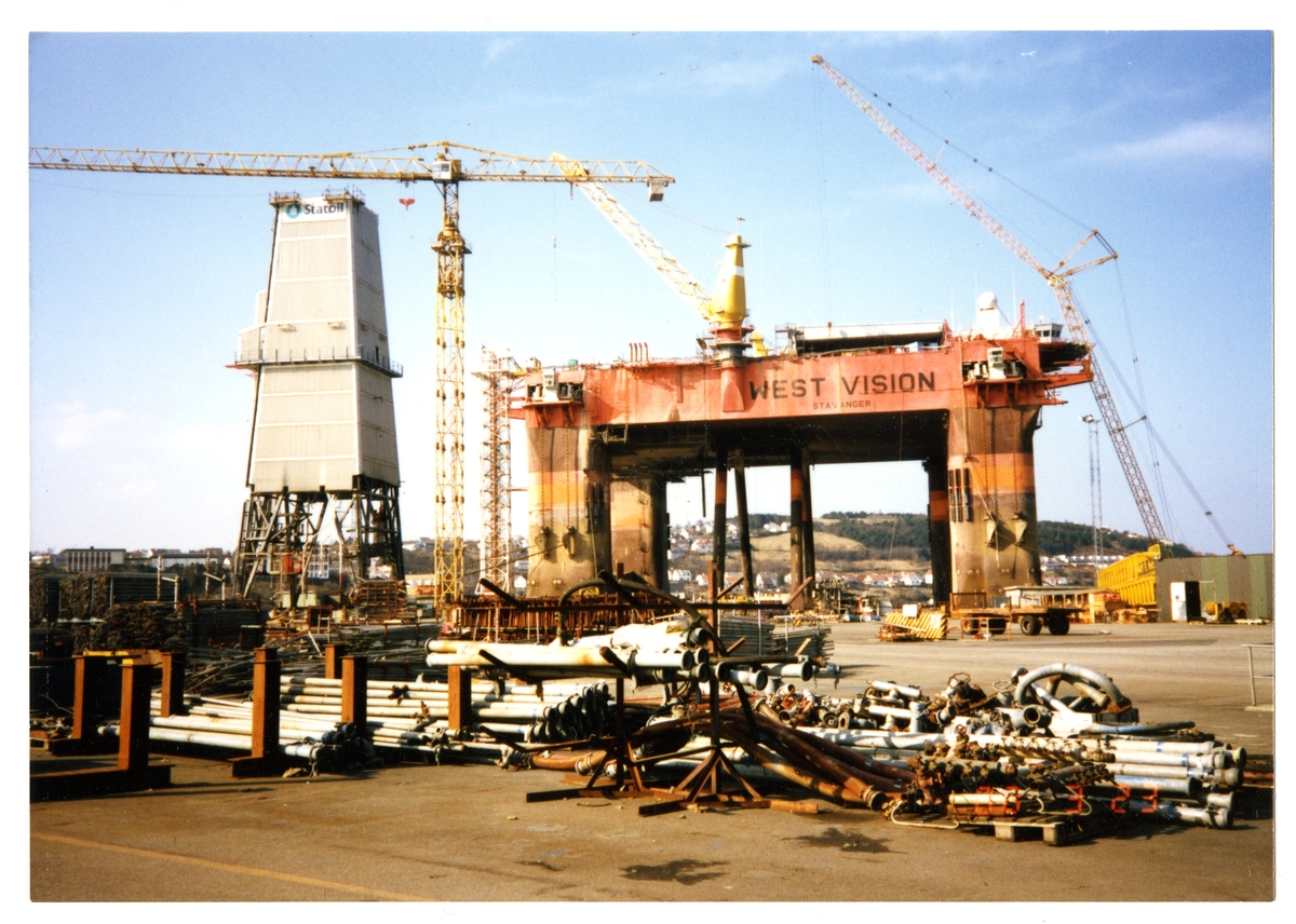 West Vision, boreplattformen Rosenberg Verft bygget om til en flytende