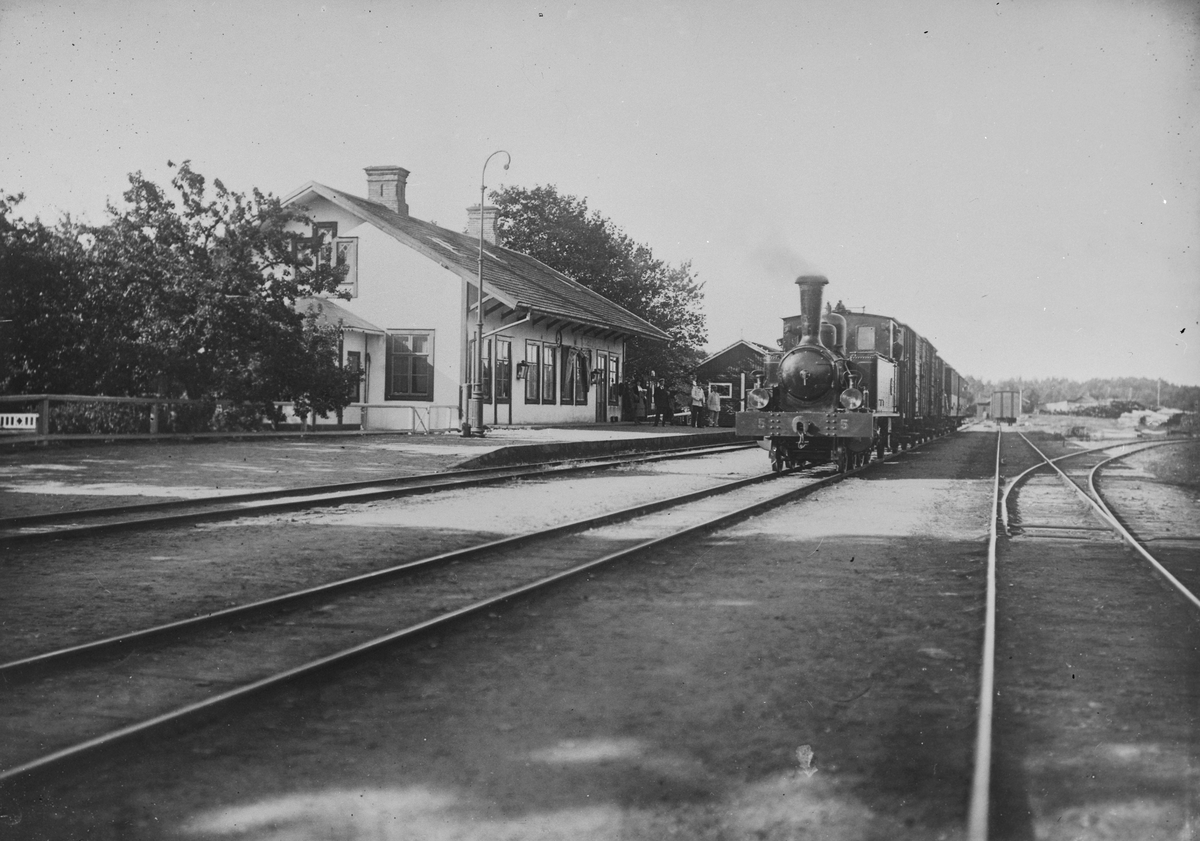 Bolmen station. Föreningsstation med Halmstad - Bolmens Järnväg, HBJ ...